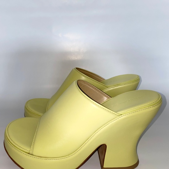 BOTTEGA VENETA wedge sandals (size 39) in light green lambskin - Picture 7 of 16